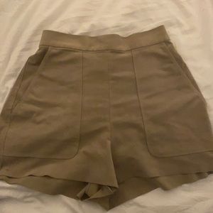 ARITZIA- Wilfred faux suede shorts XS